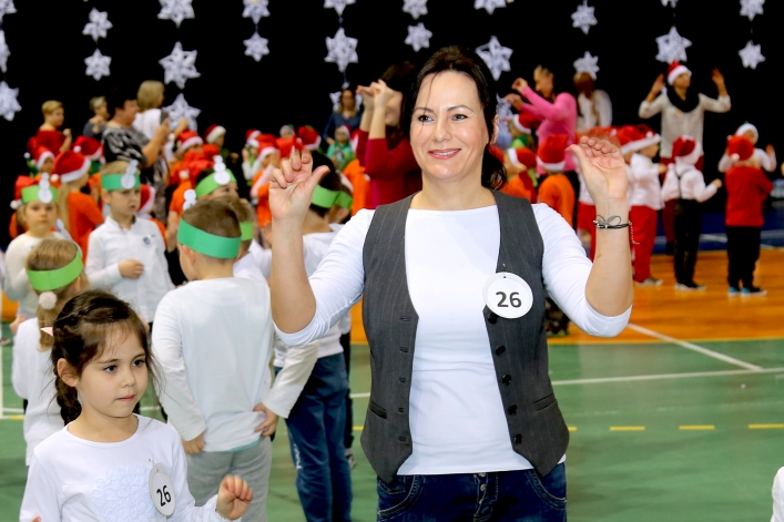 Mikołajki 2018. Blisko tysiąc najmłodszych elblążan bawiło się w hali MOSir-u