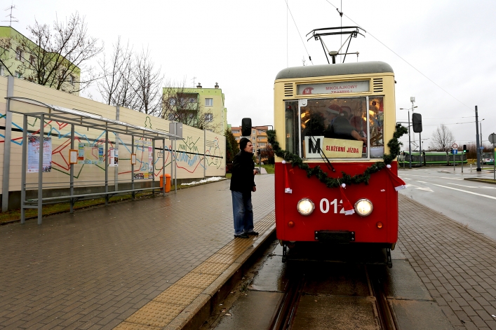 Mikołajkowy tramwaj kursuje dziś w Elblągu. Przejazdy są bezpłatne