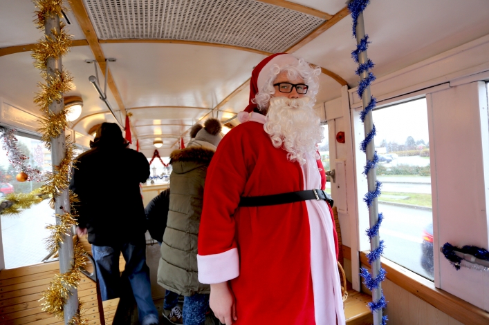 Mikołajkowy tramwaj kursuje dziś w Elblągu. Przejazdy są bezpłatne