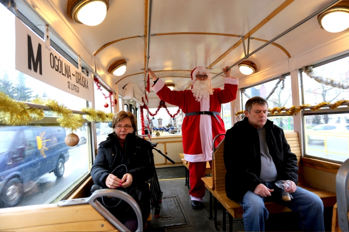 Mikołajkowy tramwaj kursuje dziś w Elblągu. Przejazdy są bezpłatne