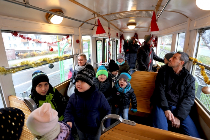 Mikołajkowy tramwaj kursuje dziś w Elblągu. Przejazdy są bezpłatne