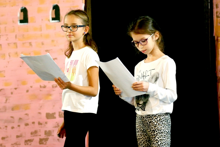 Młodzi ludzie z MDK przygotowują interpretację basni o Kilianie