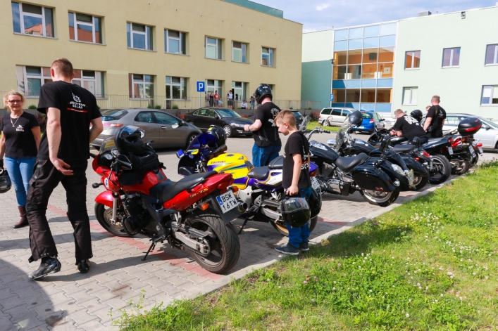 Motocykliści mają olbrzymie serca pełne miłości