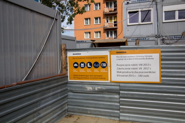 Na budowie Sądu Okręgowego kolejny dźwig. Jak postępują prace?