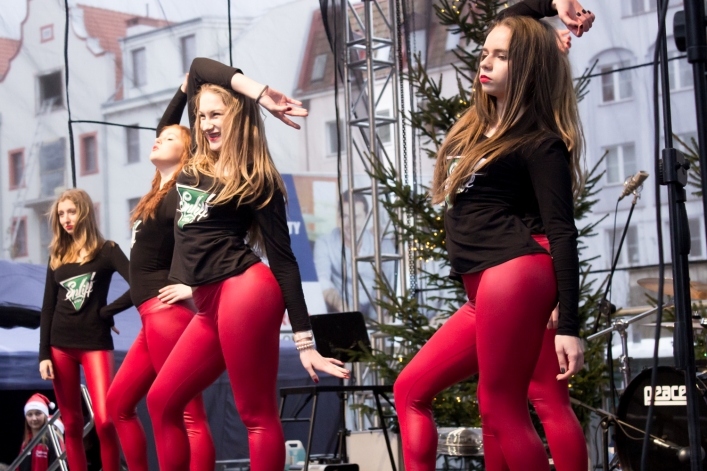 Na dworze mróz, na scenie - ogień. Pokaz tańca