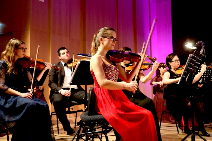 Na koniec karnawału podkasana muza, czyli EOK z koncertmistrzem Deutsche Oper Berlin