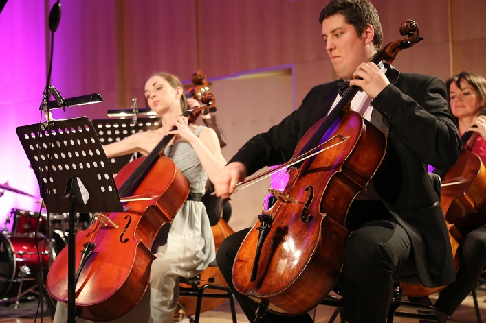 Na koniec karnawału podkasana muza, czyli EOK z koncertmistrzem Deutsche Oper Berlin