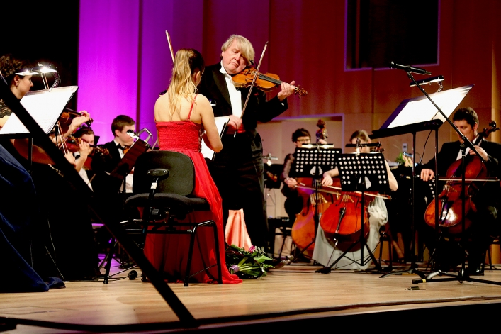 Na koniec karnawału podkasana muza, czyli EOK z koncertmistrzem Deutsche Oper Berlin
