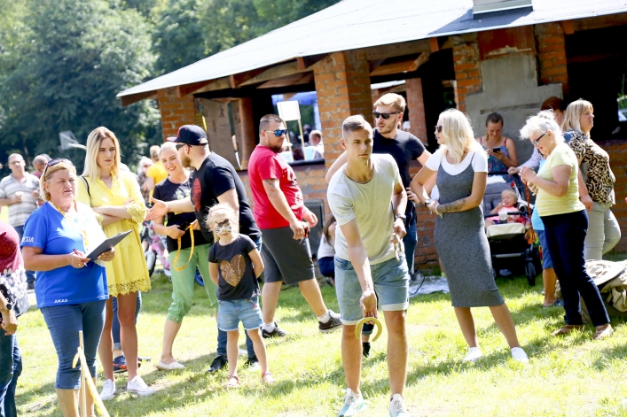 Na pikniku rodzinnym w Bażantarni dzielili się chlebem i bożym słowem