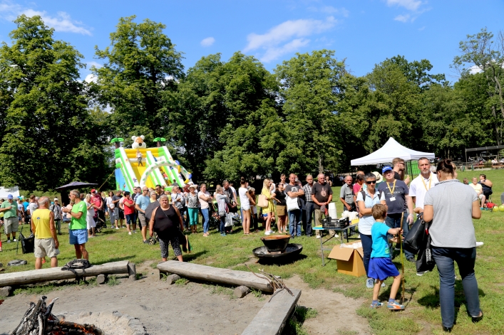 Na pikniku rodzinnym w Bażantarni dzielili się chlebem i bożym słowem