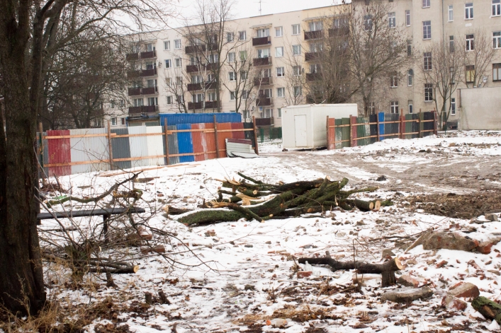 Na plac budowy przy ul. Winnej wjechał ciężki sprzęt. Zobacz zdjęcia