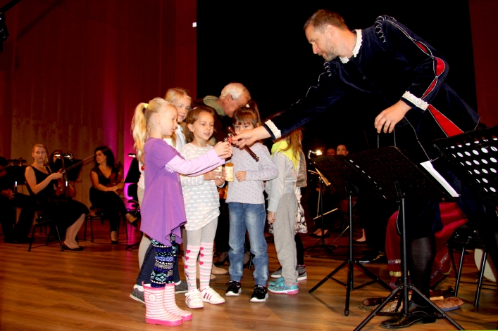 Najmłodsi elblążanie rozwijają się muzycznie dzięki EOK i muzykom ze Skuti Ensemble