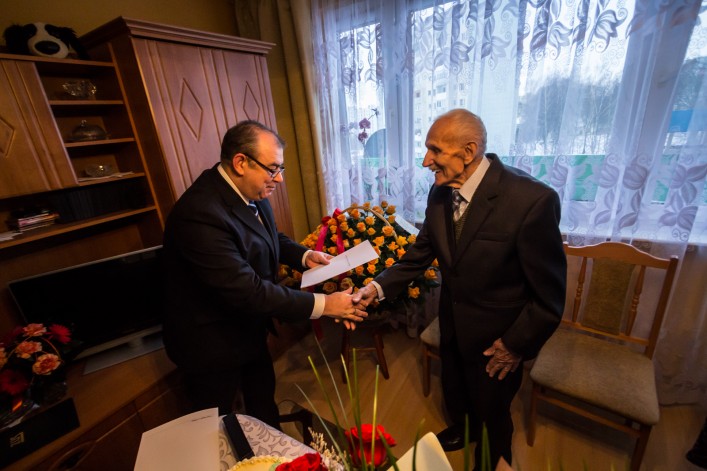 Nasz elblążanin Edward Osiewicz w dniu dzisiejszym obchodzi swoje setne urodziny