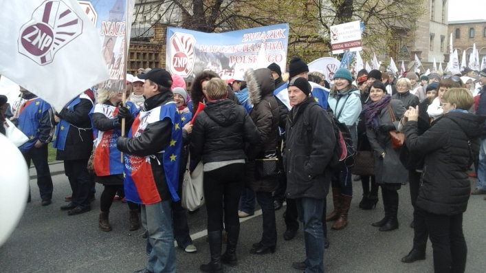 Nauczyciele z Elbląga żądali w Warszawie rozmów z panią minister