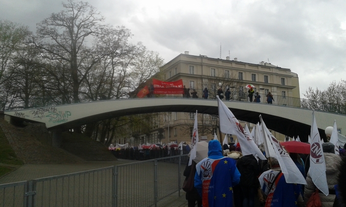 Nauczyciele z Elbląga żądali w Warszawie rozmów z panią minister