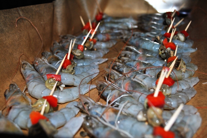 Krewetki i ślimaki przed pieczeniem