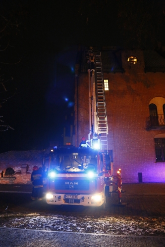 Nocna akcja strażaków na Starym Mieście w Elblągu