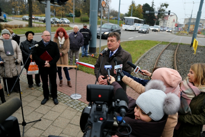 Nowa linia tramwajowa ruszyła!Tramwaje linii nr 4 i 5 od 10 XI kursują nową trasą (+ zdjęcia) 