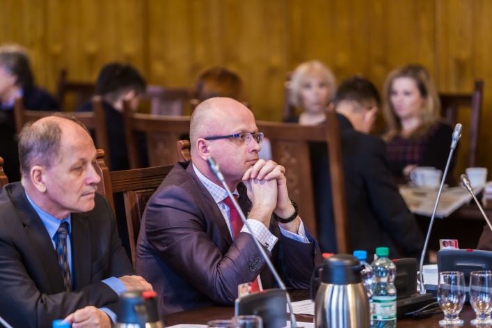 Nowa sieć szkół bez gimnazjów stanie się faktem. Radni przyjęli dwie uchwały 