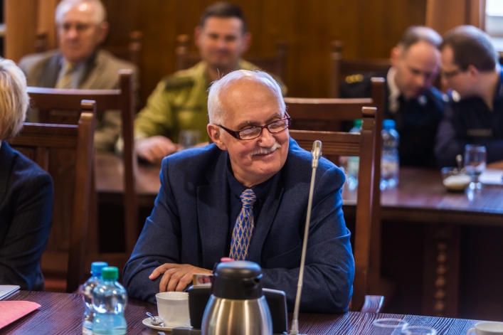 Nowa sieć szkół bez gimnazjów stanie się faktem. Radni przyjęli dwie uchwały 