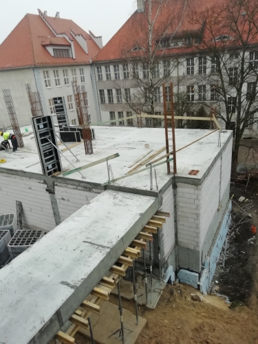Nowe pracownie pną się w górę