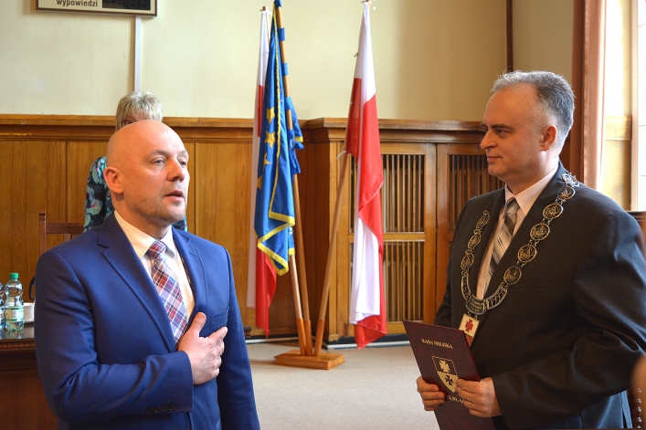 Nowy elbląski radny Jacek Perliński złożył ślubowanie