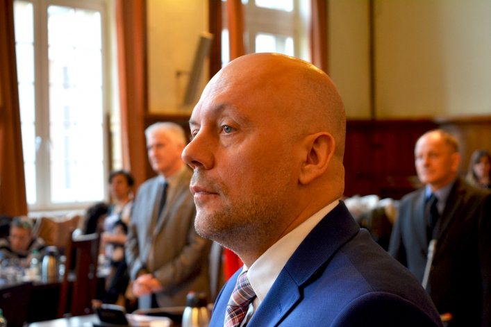 Nowy elbląski radny Jacek Perliński złożył ślubowanie