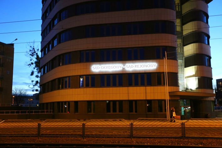 Nowy gmach Sądu Okręgowego w Elblągu nocą