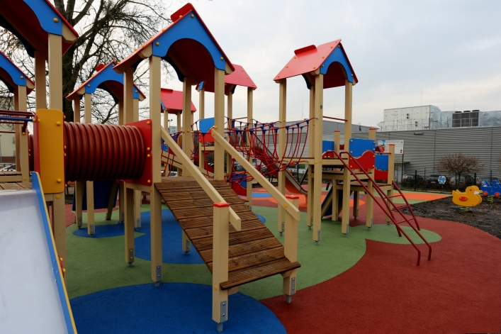 Nowy plac zabaw na osiedlu przy ul. Żyrardowskiej. Kolejna inwestycja z Budżetu Obywatelskiego