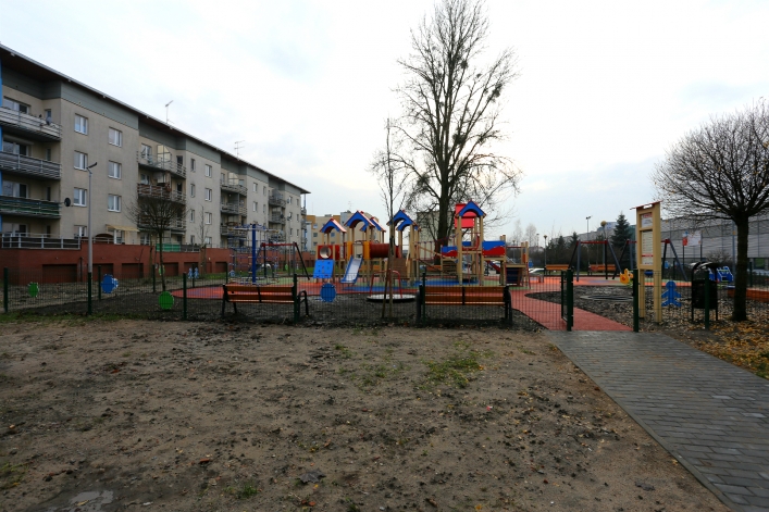 Nowy plac zabaw na osiedlu przy ul. Żyrardowskiej. Kolejna inwestycja z Budżetu Obywatelskiego