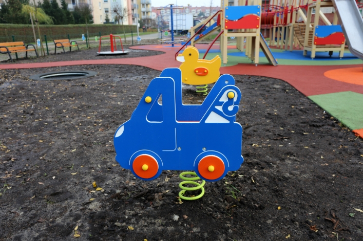 Nowy plac zabaw na osiedlu przy ul. Żyrardowskiej. Kolejna inwestycja z Budżetu Obywatelskiego