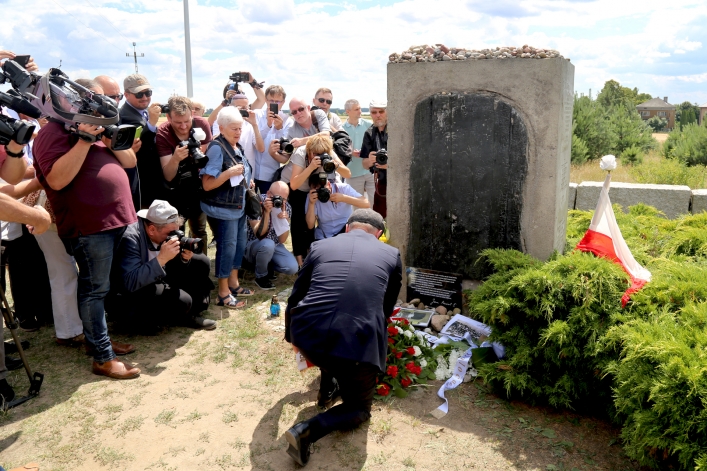 Obchody 77. Rocznicy zbrodni w Jedwabnem z udziałem elblążan