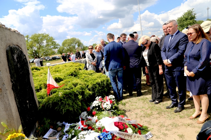 Obchody 77. Rocznicy zbrodni w Jedwabnem z udziałem elblążan