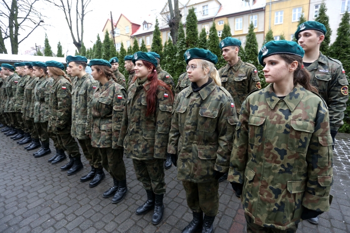 Odsłonili tablicę na b. siedzibie bezpieki. Przed 70 laty słyszano z ulicy krzyki torturowanych