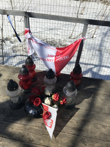 Odwiedzili miejsce katastrofy i cmentarz w Katyniu. Uczcili pamięć ofiar