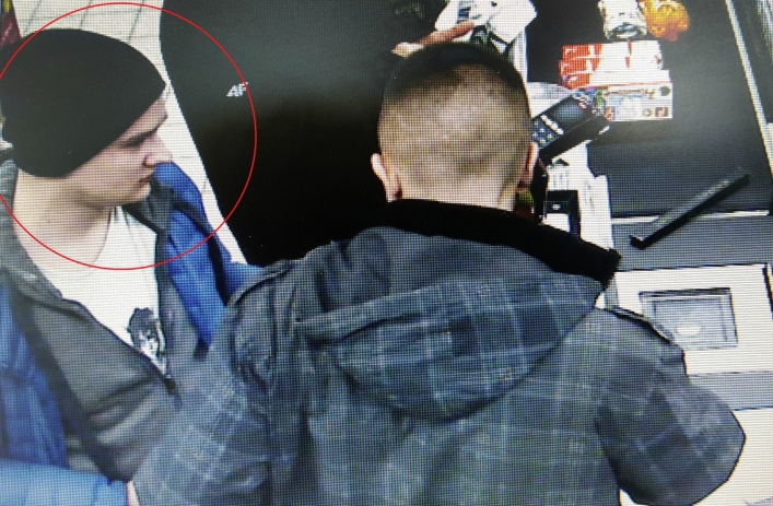 Okradł sklep w Elblągu. Policjanci poszukują sprawcy! Zobacz zdjęcia