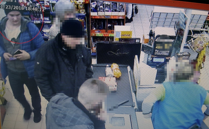 Okradł sklep w Elblągu. Policjanci poszukują sprawcy! Zobacz zdjęcia