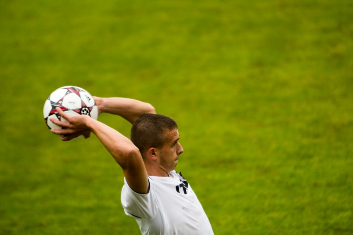 Olimpia pewnie wygrywa, Graczyk zdobywa bramki