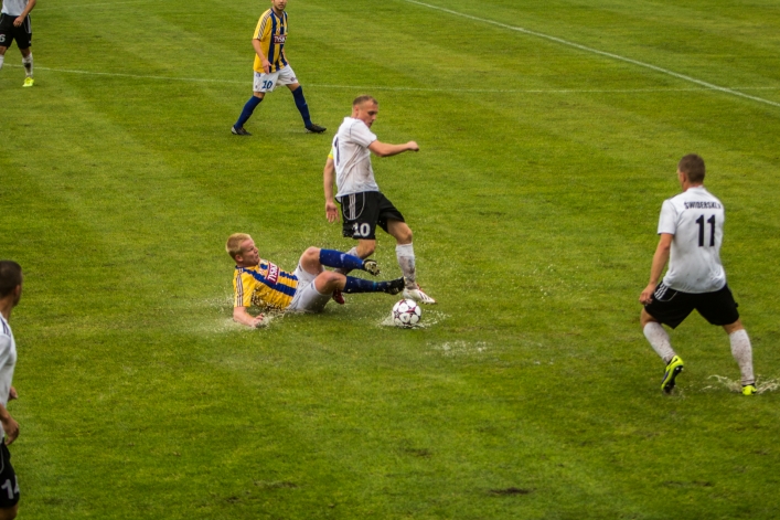 Olimpia pewnie wygrywa, Graczyk zdobywa bramki