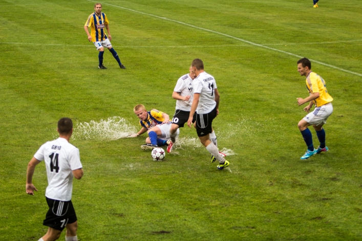 Olimpia pewnie wygrywa, Graczyk zdobywa bramki