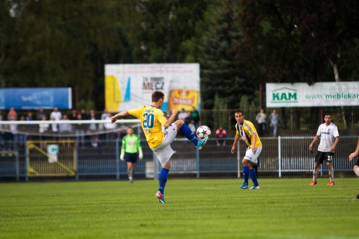 Olimpia pewnie wygrywa, Graczyk zdobywa bramki