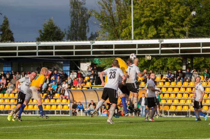 Olimpia pewnie wygrywa, Graczyk zdobywa bramki