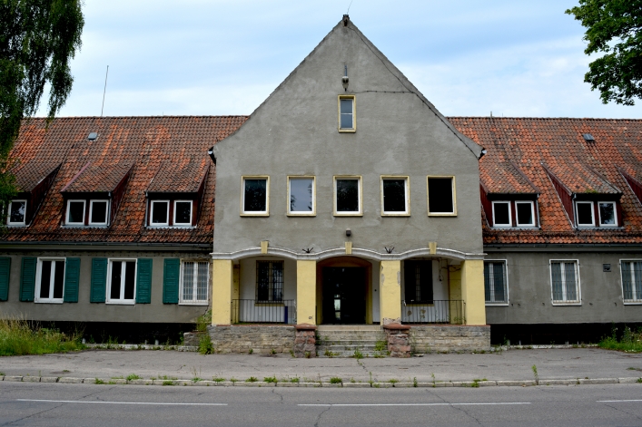 Opuszczone koszary wojskowe przy Lotniczej czekają na zagospodarowanie