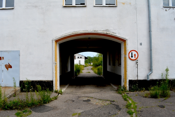 Opuszczone koszary wojskowe przy Lotniczej czekają na zagospodarowanie
