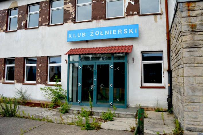 Opuszczone koszary wojskowe przy Lotniczej czekają na zagospodarowanie