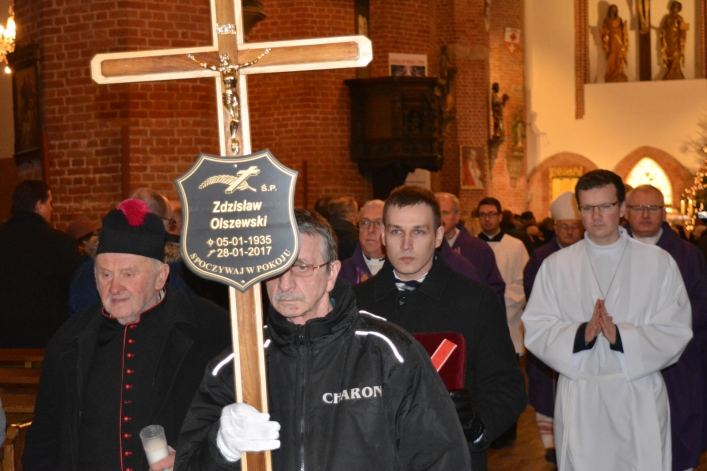 Ostatnie pożegnanie Zdzisława Olszewskiego – elblążanina zasłużonego dla miasta