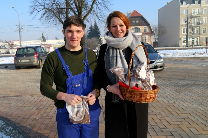 Pączkowe szaleństwo z Elblag.net. Rozdaliśmy kilkaset pączków!