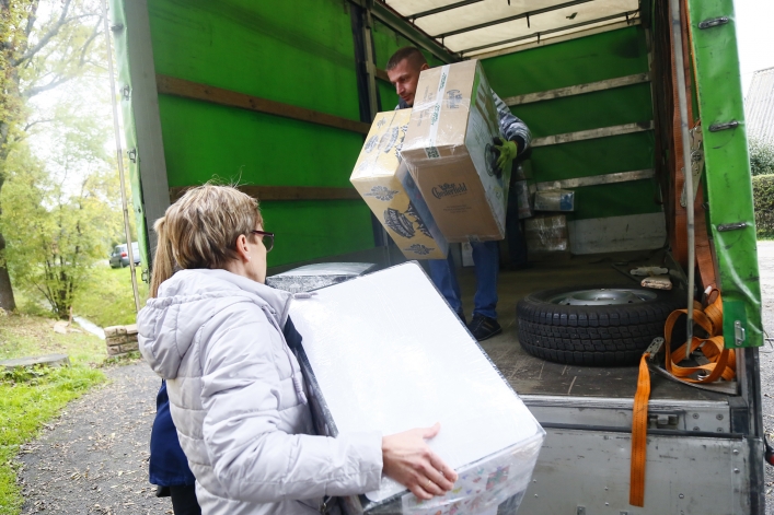 Pani Bożena i Jan z Lisowa mają wielkie serca. 2 tony pluszaków trafi do dzieci z Kamerunu