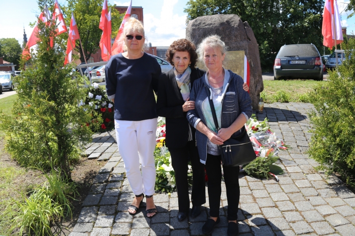 Pani Irena przyjechała z rodziną z Nowego Jorku, aby uczcić pamięć o braciach