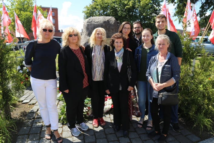 Pani Irena przyjechała z rodziną z Nowego Jorku, aby uczcić pamięć o braciach